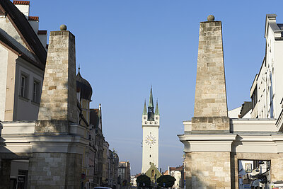 Unteres Tor mit Blick auf den Stadtturm